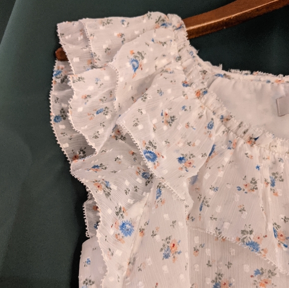 White Loft Top Floral - Picture 4 of 14